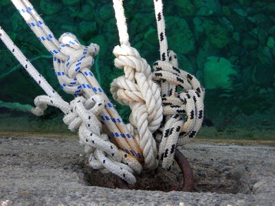 Rope leash knot