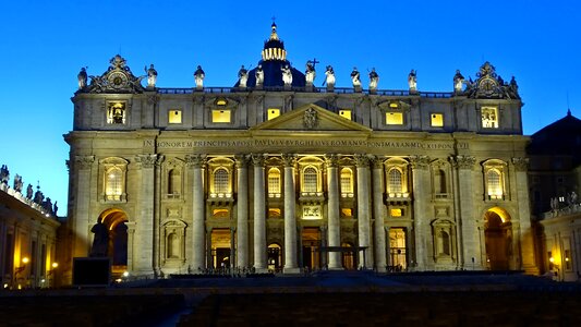 Building st peter's basilica christianity