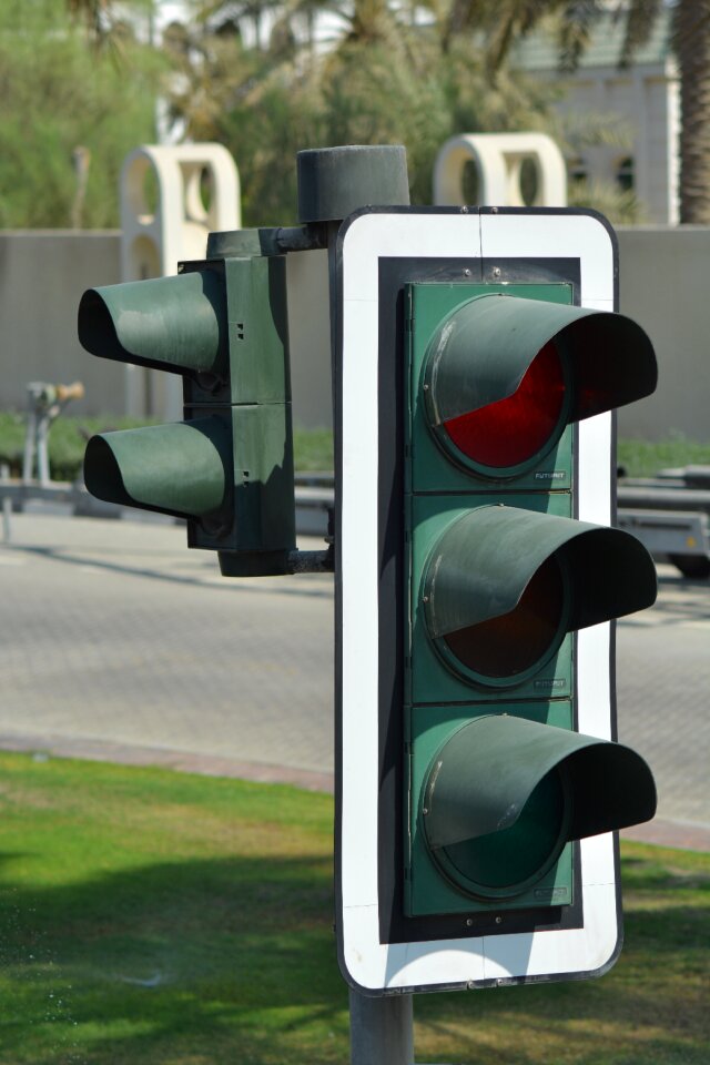 Intersection warning stoplight