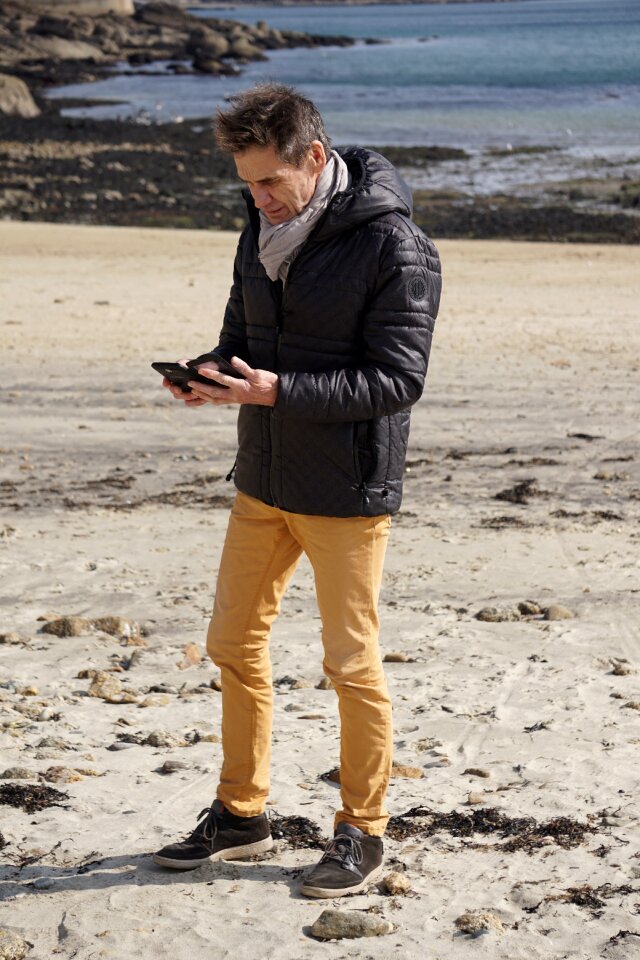 Market promenade phone