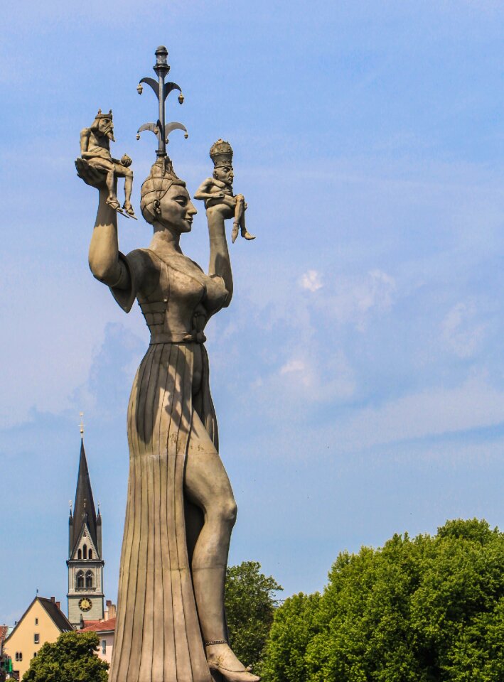 Rotating figure courtesan germany
