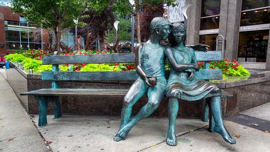 Statue city