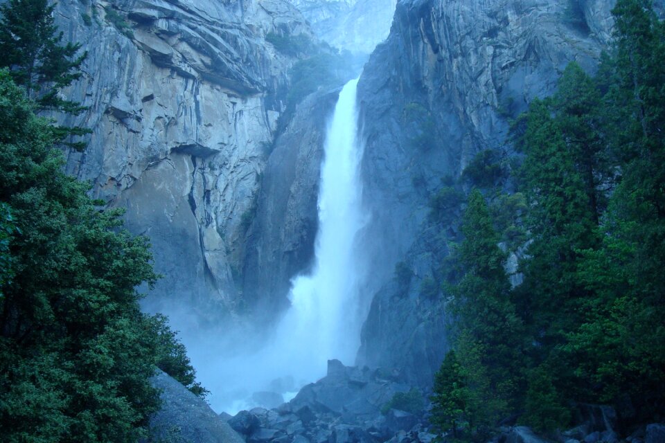 Park blue waterfall