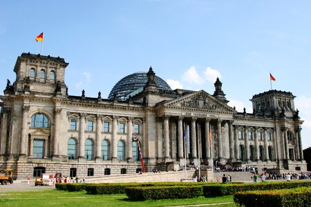 Government government buildings columnar