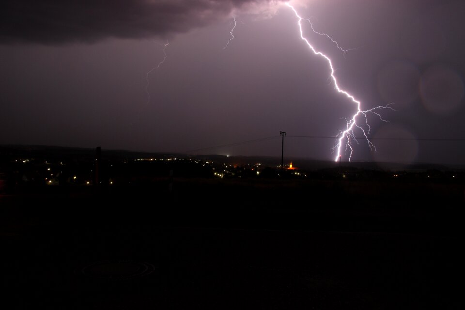 Night thunderstorm lightning weft summer thunderstorm
