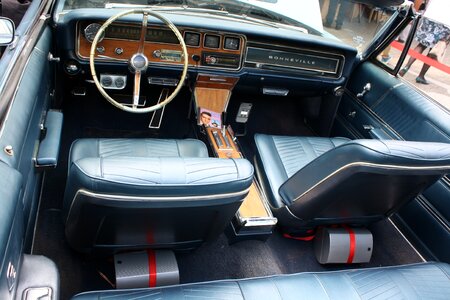 Auto passenger compartment automotive