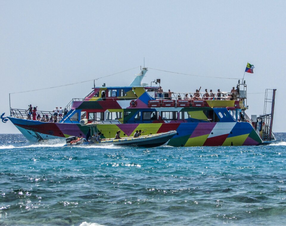 Leisure fun cruise