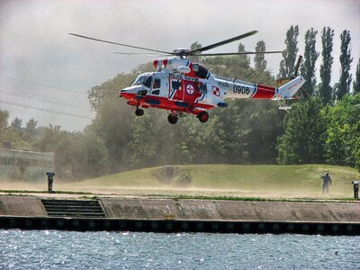 Flight landing transport