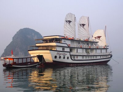 Vietnam halong bay ship photo