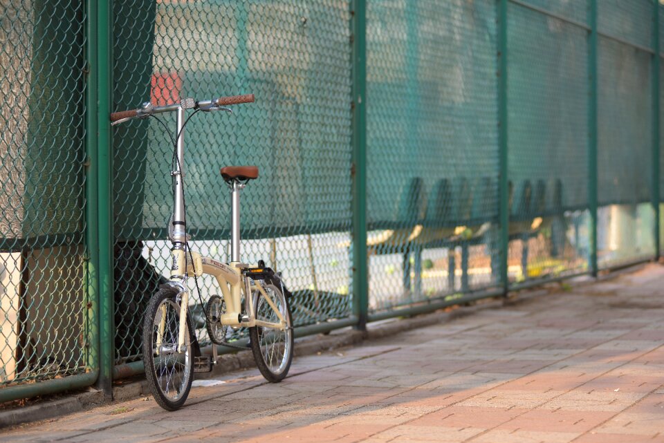 Campus tennis court folding