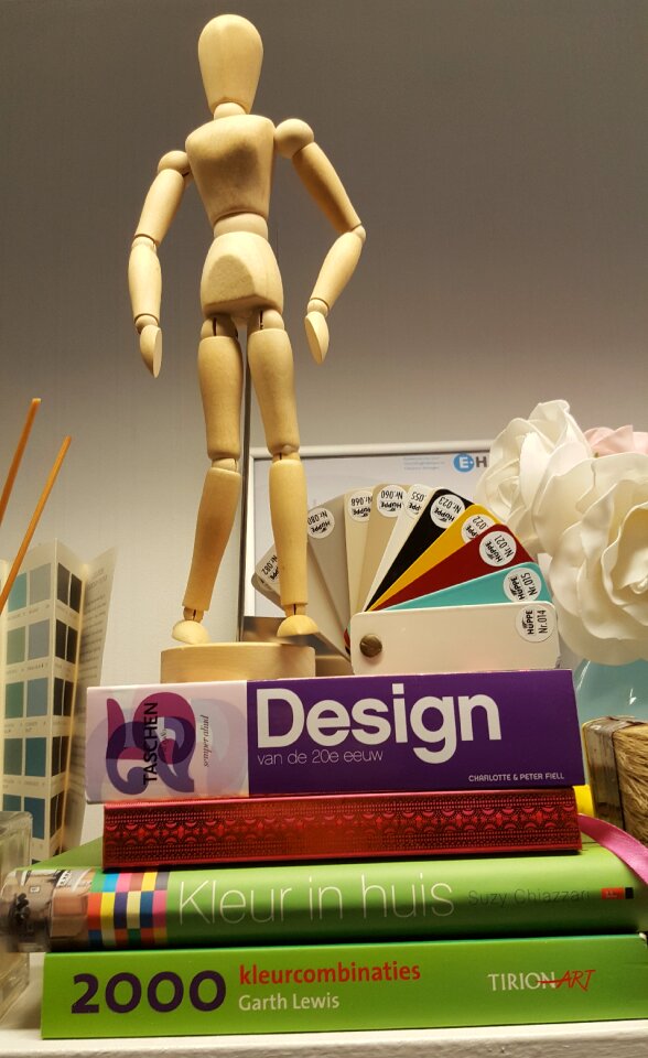 Model workplace colors