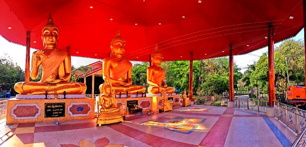 Temple nophaket bangkok pathum wan thailand