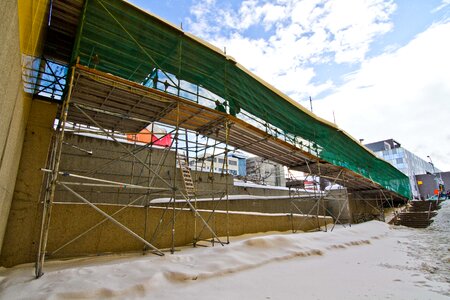Construction scaffolding platform