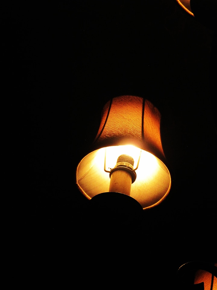 Bulb illumination illuminated