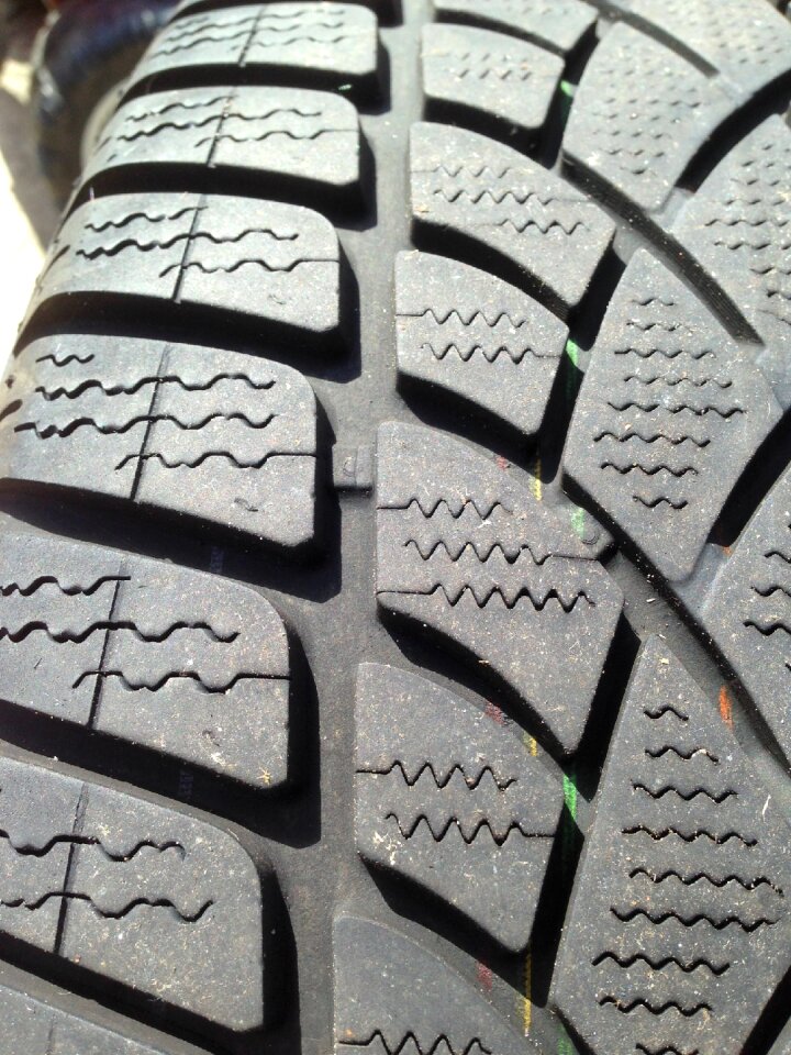 Profile tread