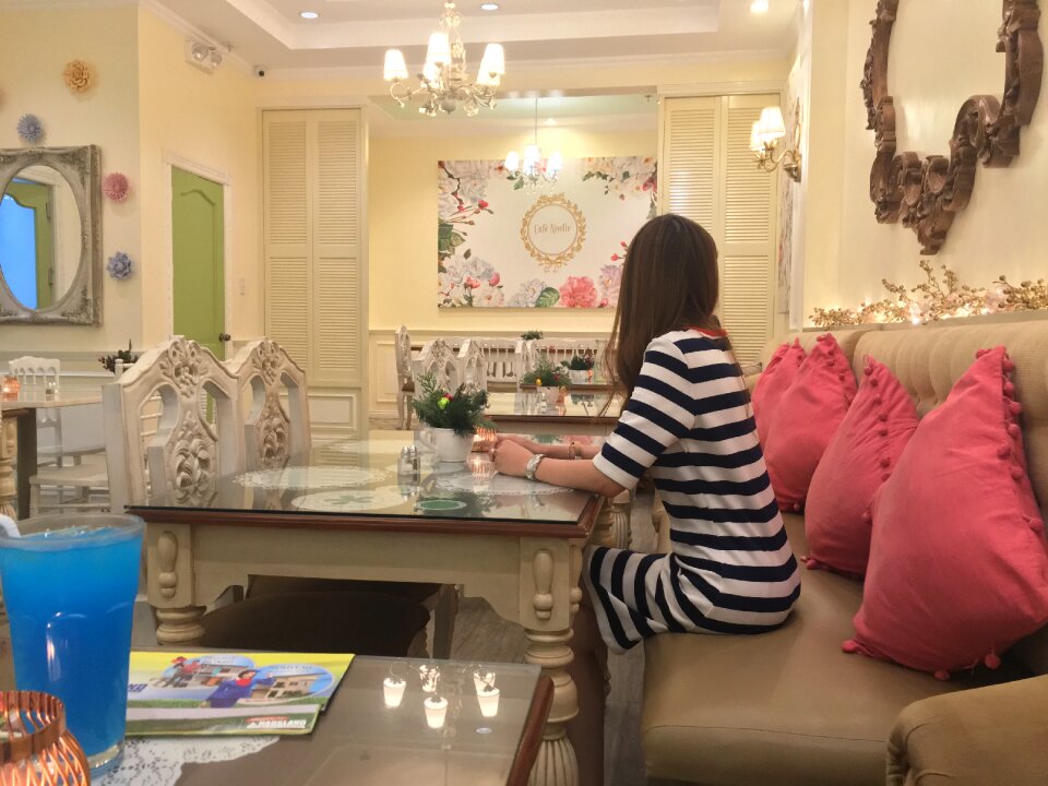 Sitting waiting cafe