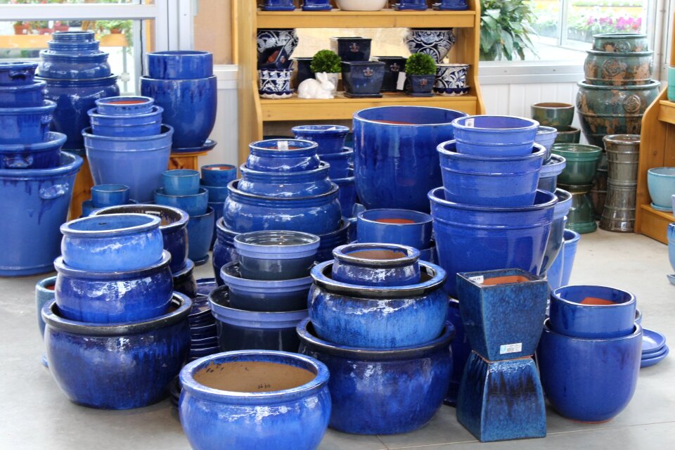 Artist pot decoration