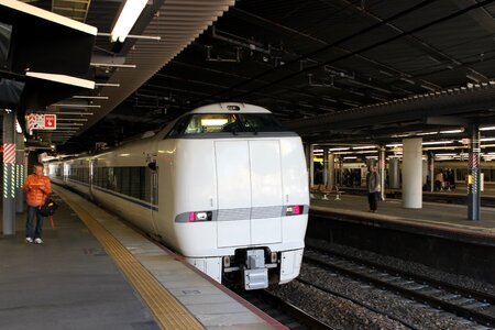 Shin-osaka train 683 system