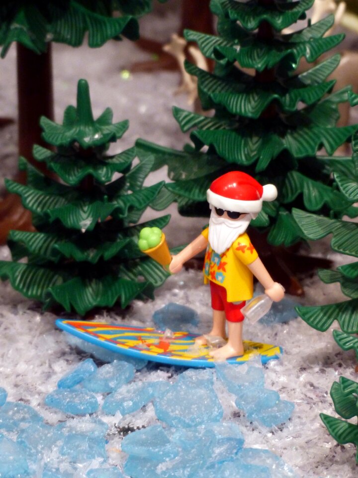 Figures santa claus surf
