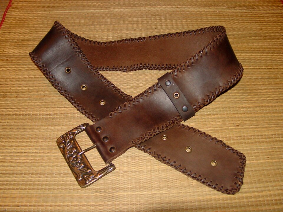 Skin leather goods buckle