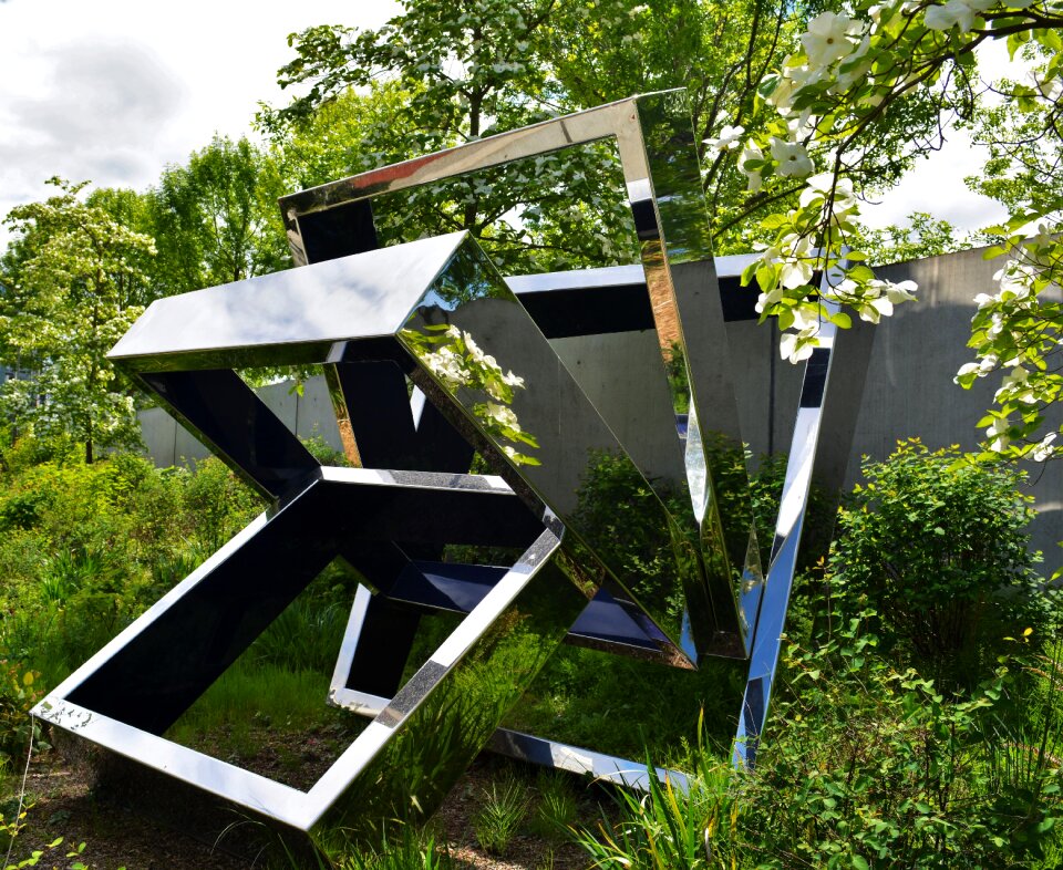 Sculpture perre's ventaglio iii beverly pepper
