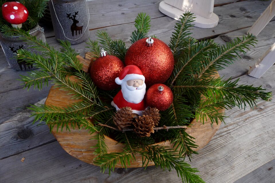 Santa claus balls advent