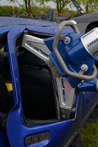 Demonstration of spreaders accident rescue