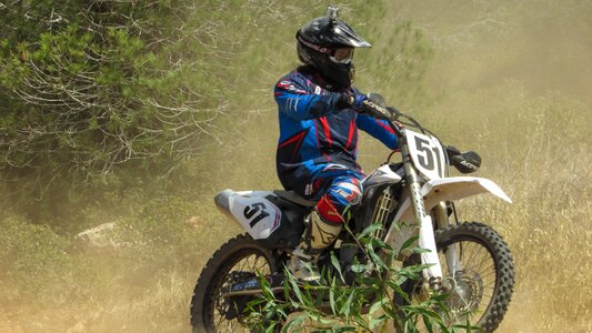 Race dirt competition