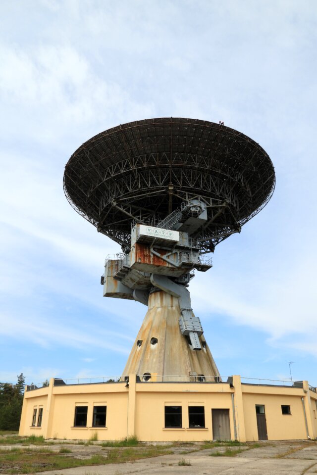 Radio telescope 32