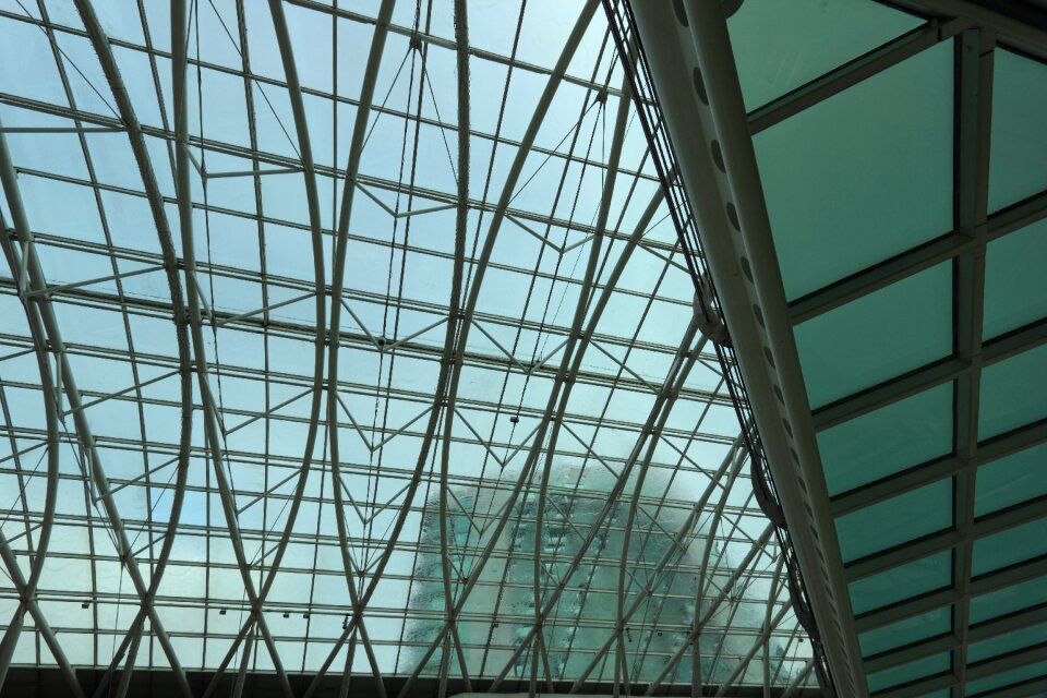 Area shopping mall