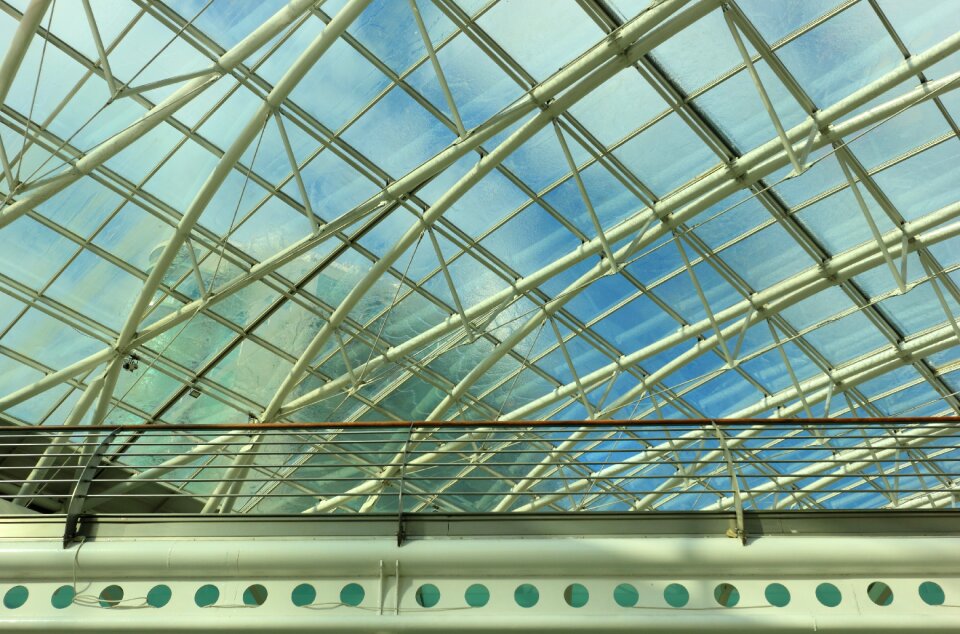 Area shopping mall