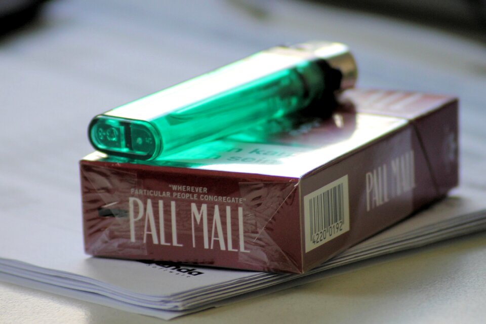 Smoking cigarette tobacco