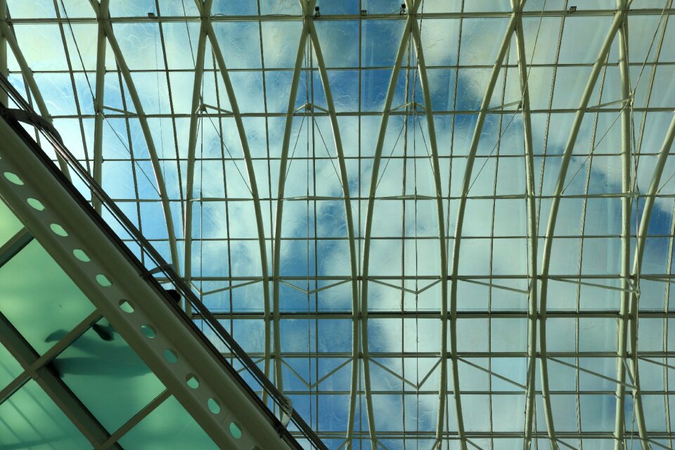 Area shopping mall