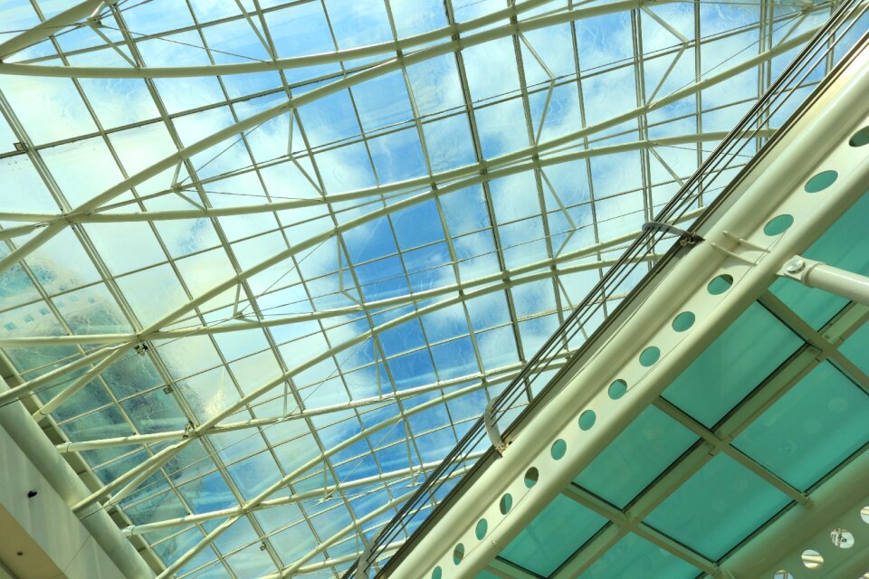 Area shopping mall