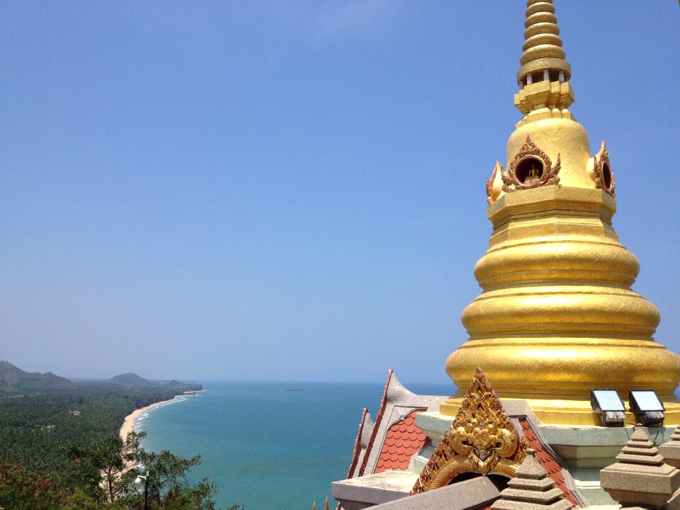 Temple way bang saphan province