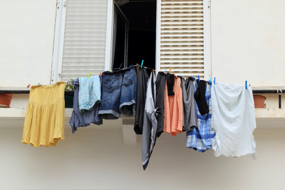 Washing laundry drying