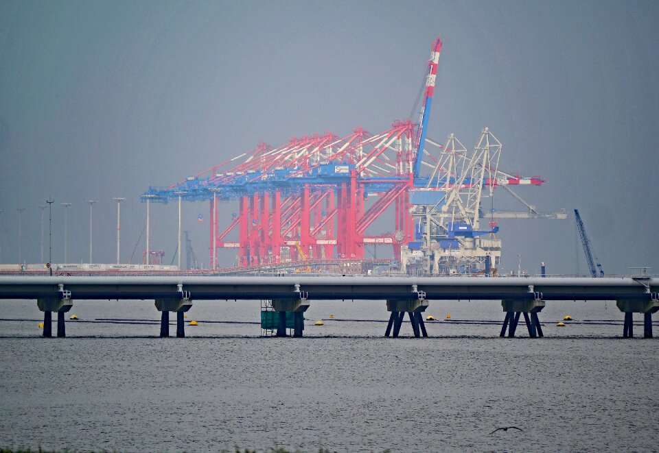 Port container cranes deepwater harbor