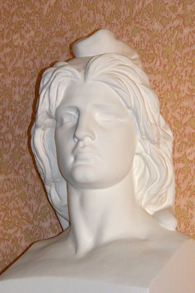 Marianne statue town hall