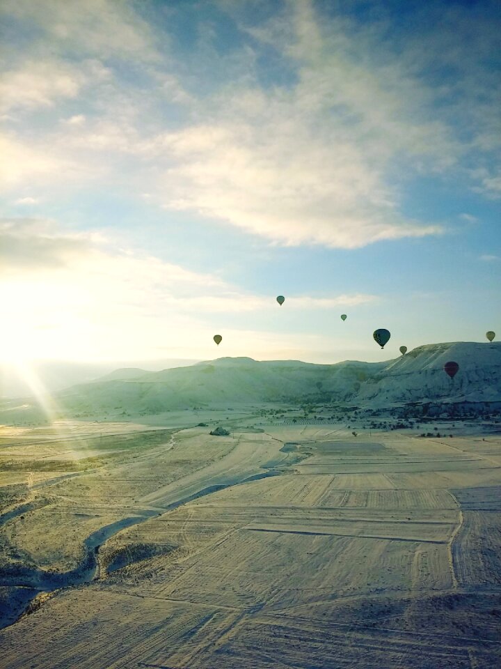 Sunshine snow hot air balloon