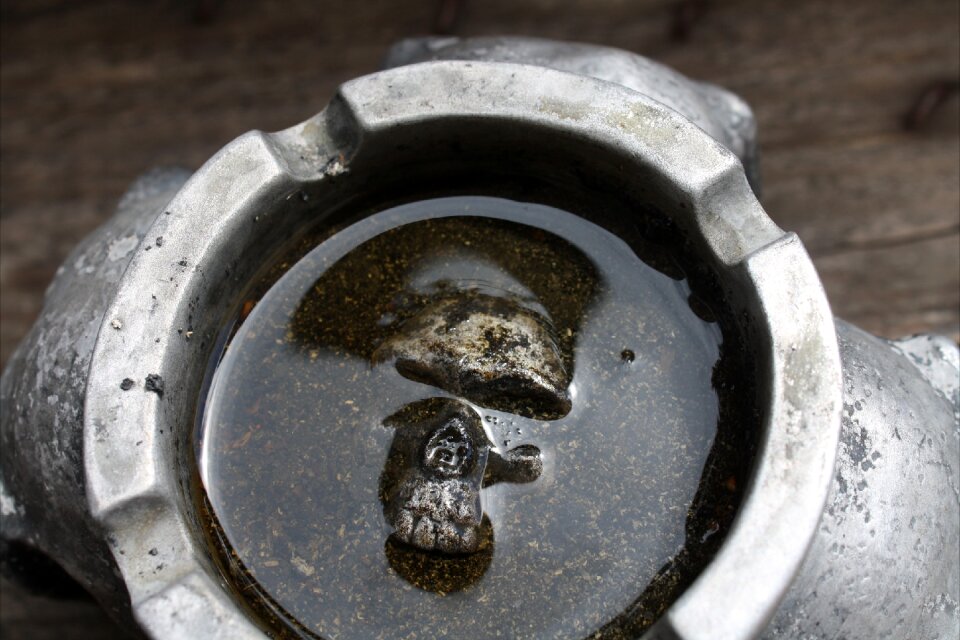 Ashtray skull metal