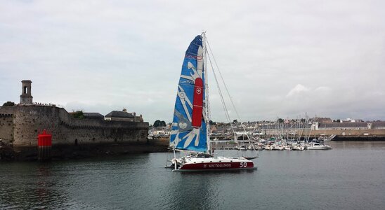 Channel sailboat catamaran