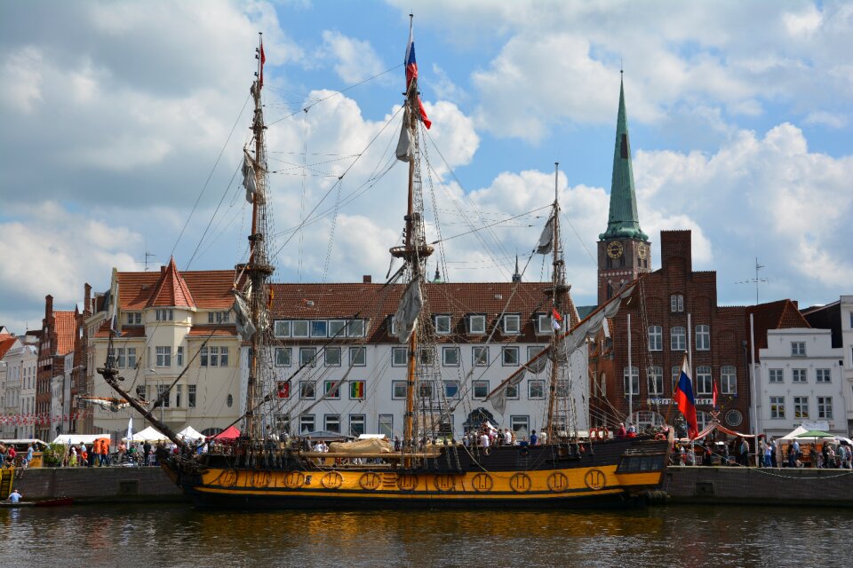 Hanseatic league port sailing vessel