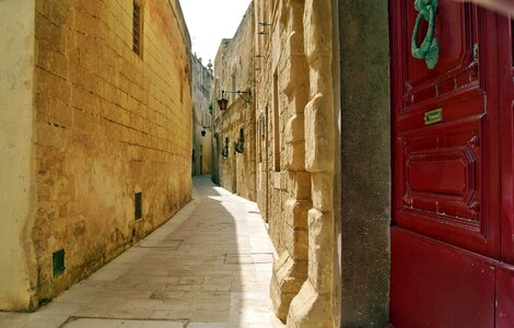 Lane valletta red door photo