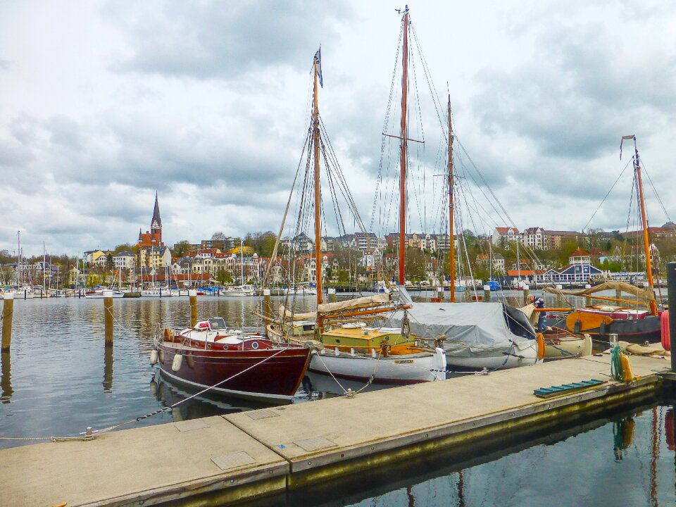 Boats eastern shore sun