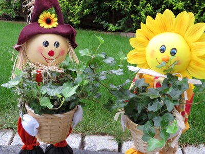 Figure garden hat