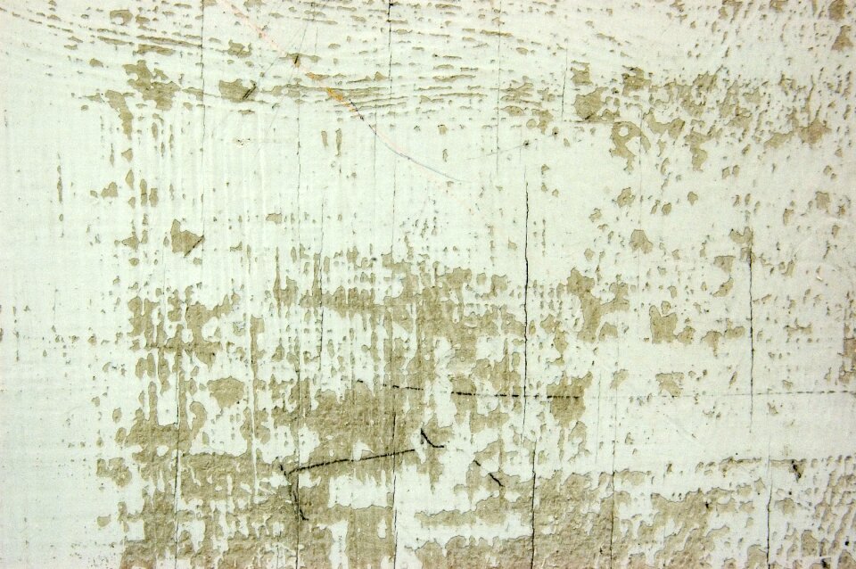 Fray wall shabby stucco