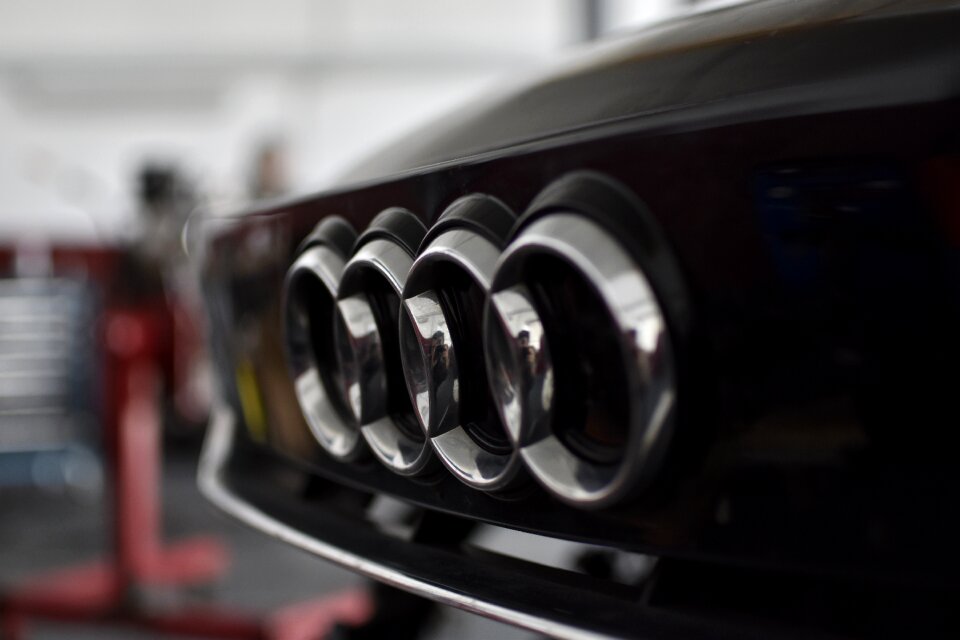 Audi workshop grille