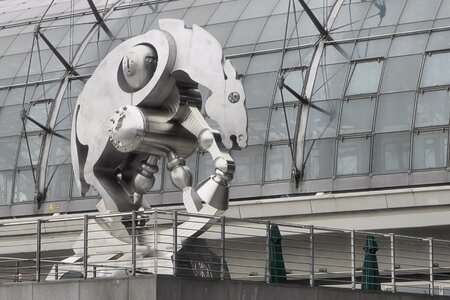 Horse sculpture berlin central station