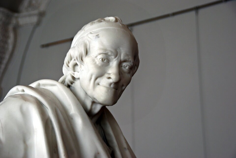 Museum statue voltaire
