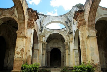 Destruction earthquake arcades